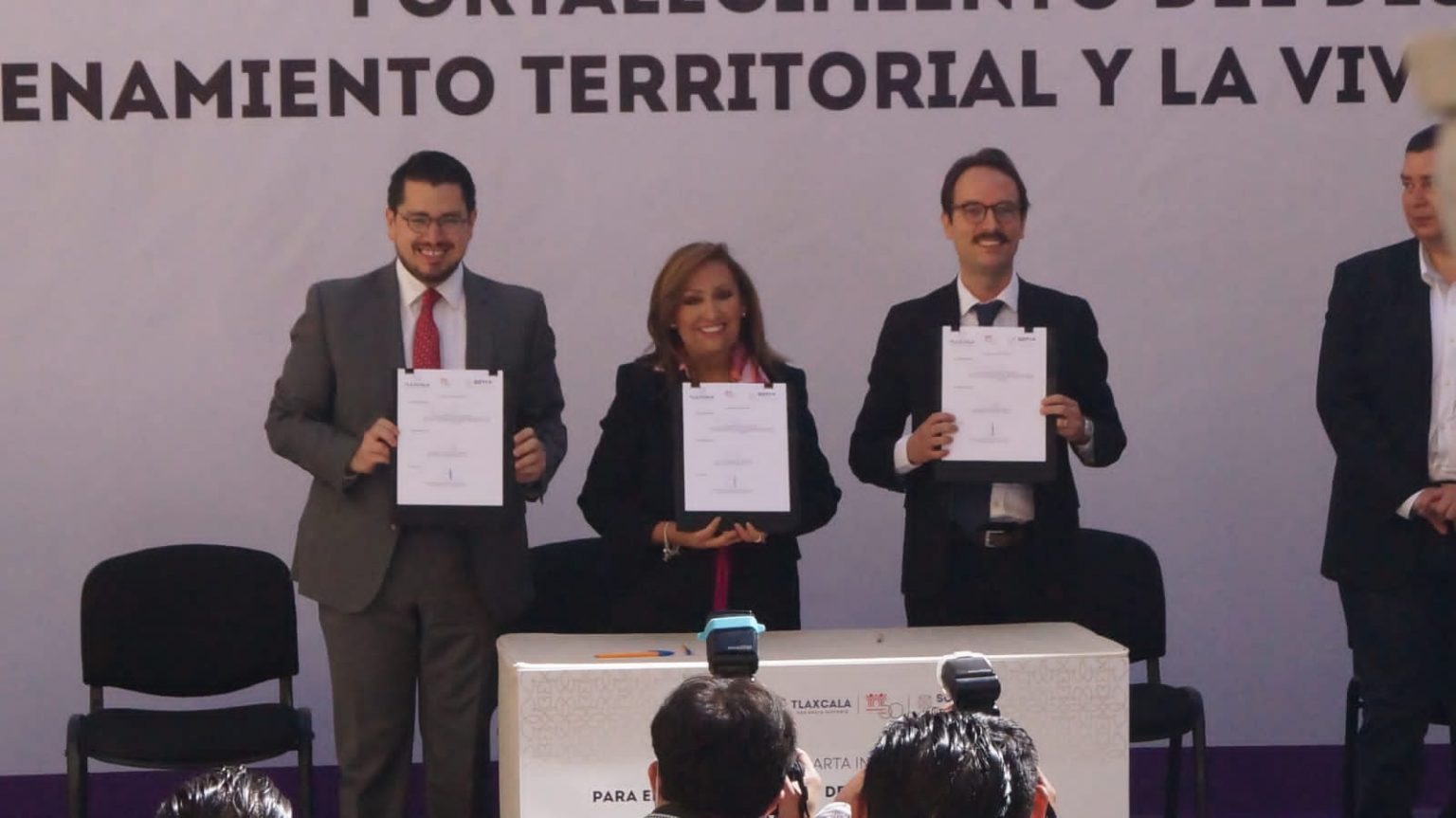 Gobierno del Estado de Tlaxcala firmó un convenio con INFONAVIT para evitar rezago de escrituración
