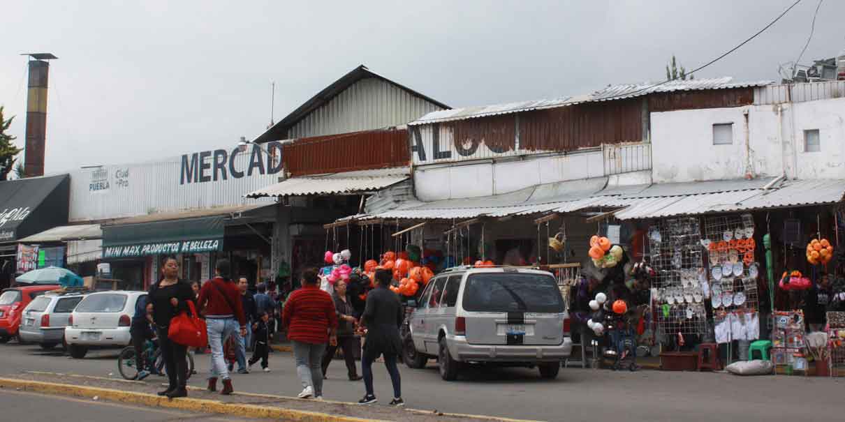 Eduardo Rivera pide consenso a locatarios para rehabilitar el mercado Amalucan 