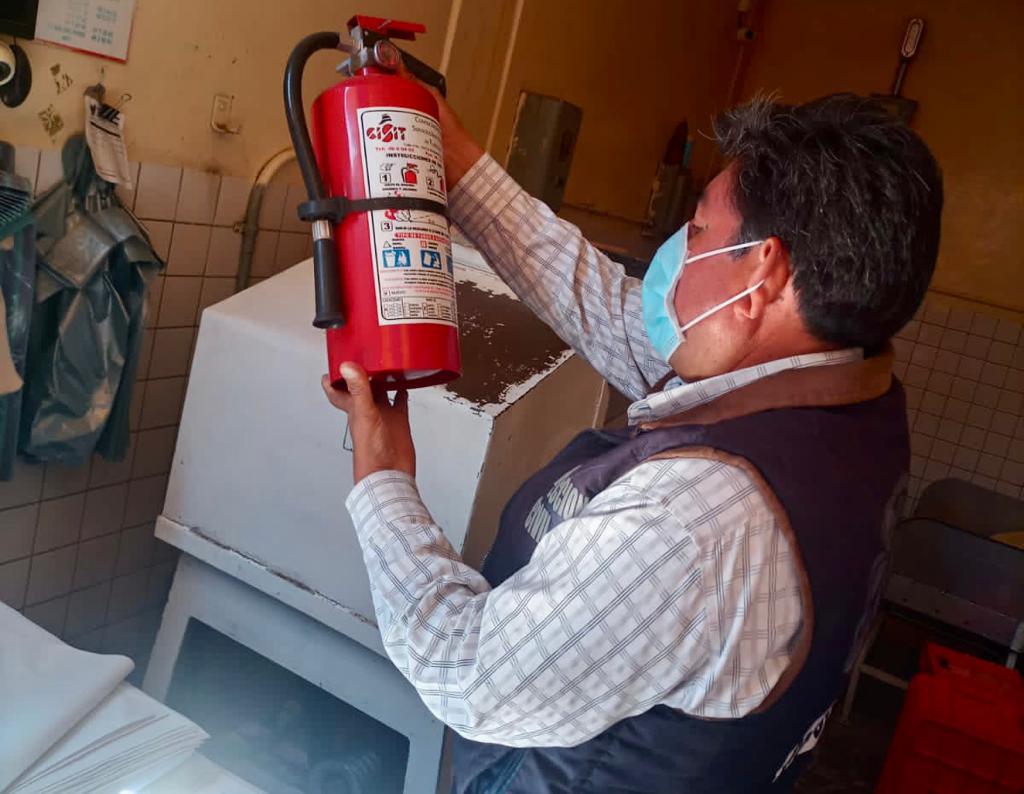 Protección Civil de Tlaxcala realiza operativo para verificar seguridad de locales del mercado local