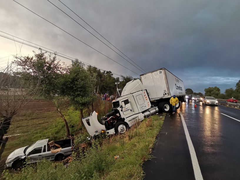 Conductora resulta lesionada tras accidente en la autopista Tlaxcala-San Martín Texmelucan 