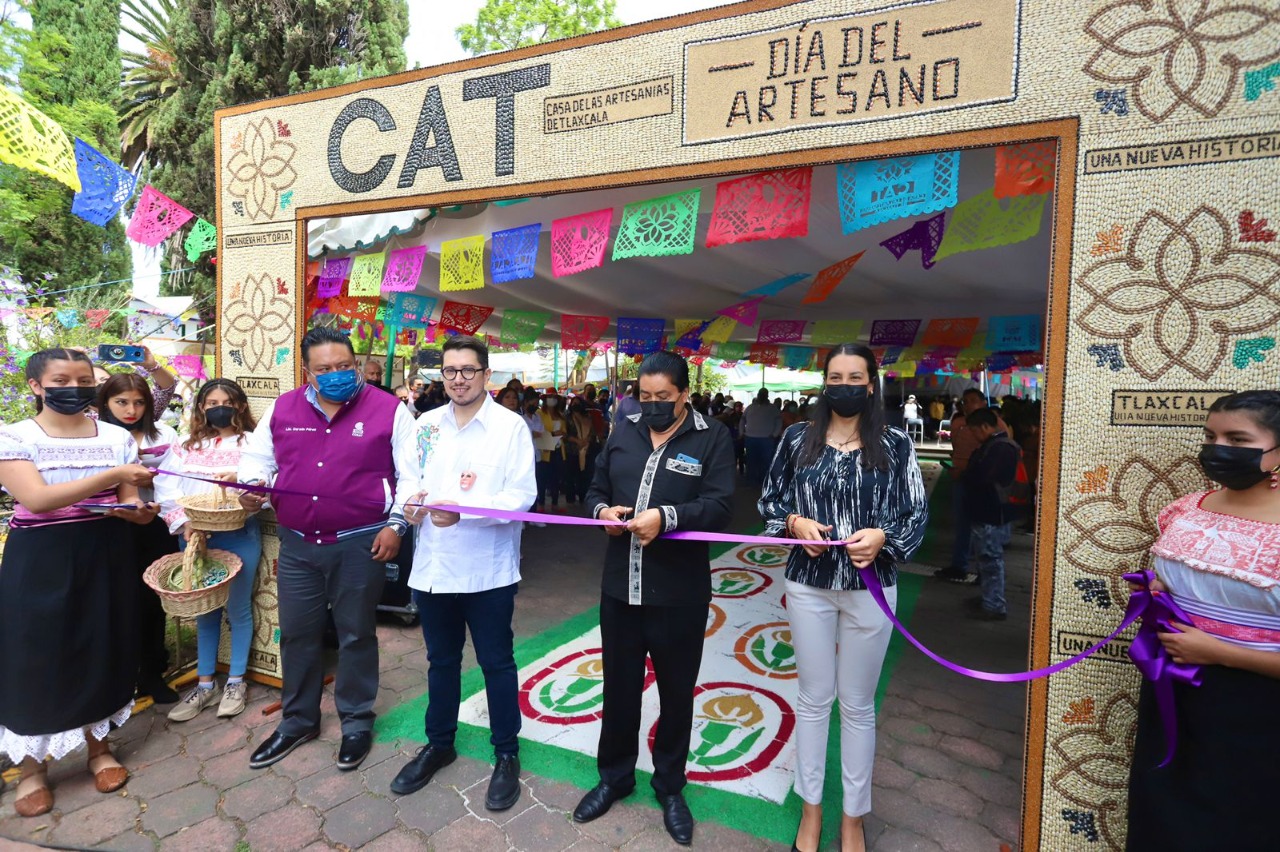 Premia CAT a ganadores del 31 concurso de arte popular Tlaxcala 2022 en el marco del Día Del Artesano