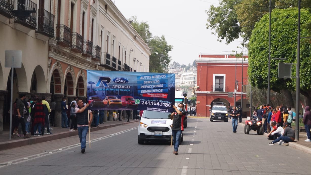 Gremio de construcción en Tlaxcala lleva a cabo caravana para conmemorar el día de los constructores