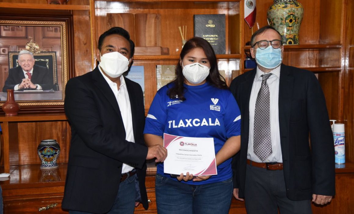 Reconocen labor de jóvenes traductores en Tour de Voleibol
