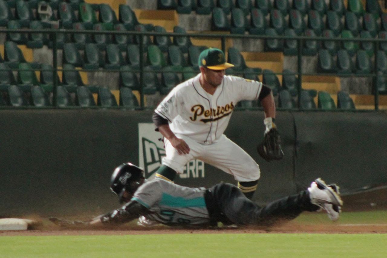 Pericos perdió ante Saraperos y se igualó la serie 