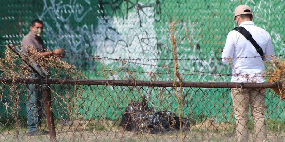 Encuentran cuerpo sin vida embolsado en inmediaciones del tianguis La Cuchilla