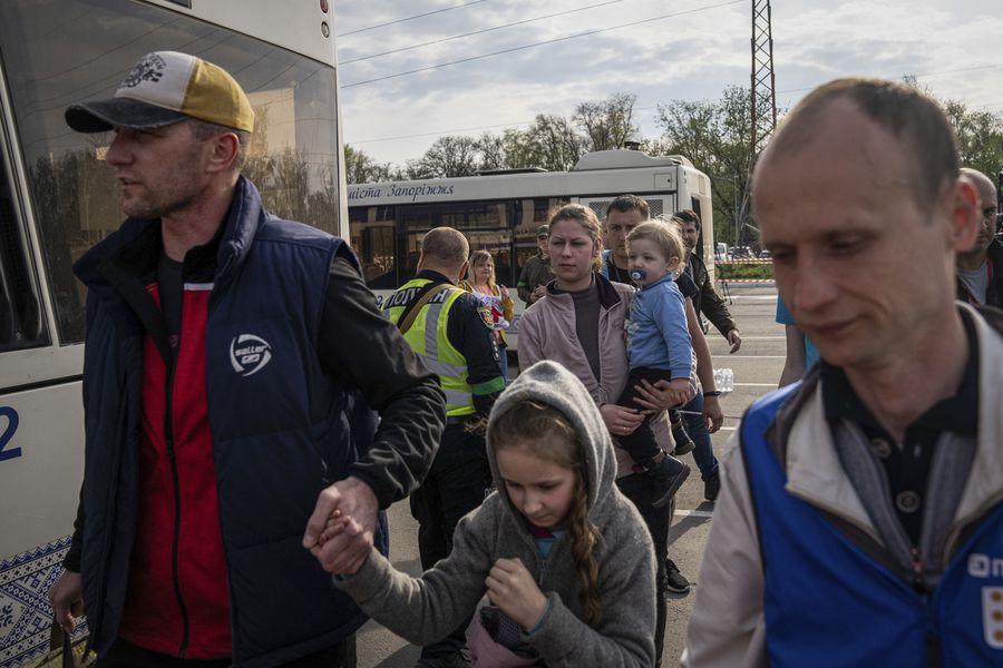 Alista ONU convoy para evacuar a civiles refugiados en Azovstal