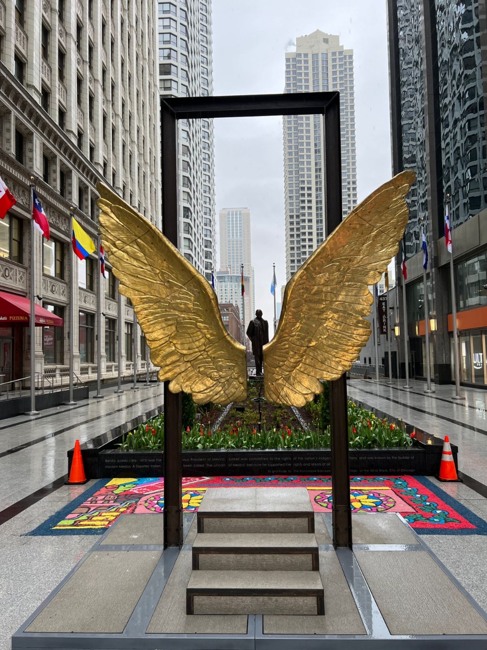 Alfombras de Huamantla presentes en la inauguración de la exposición “Las Alas De México” que se exhibe en Chicago