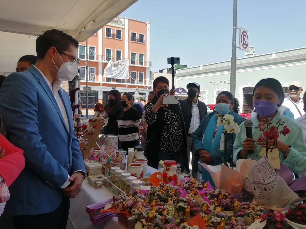 Macro expo se realiza en el centro de la capital del estado de Tlaxcala para impulsar economía de artesanas y autoempleadas