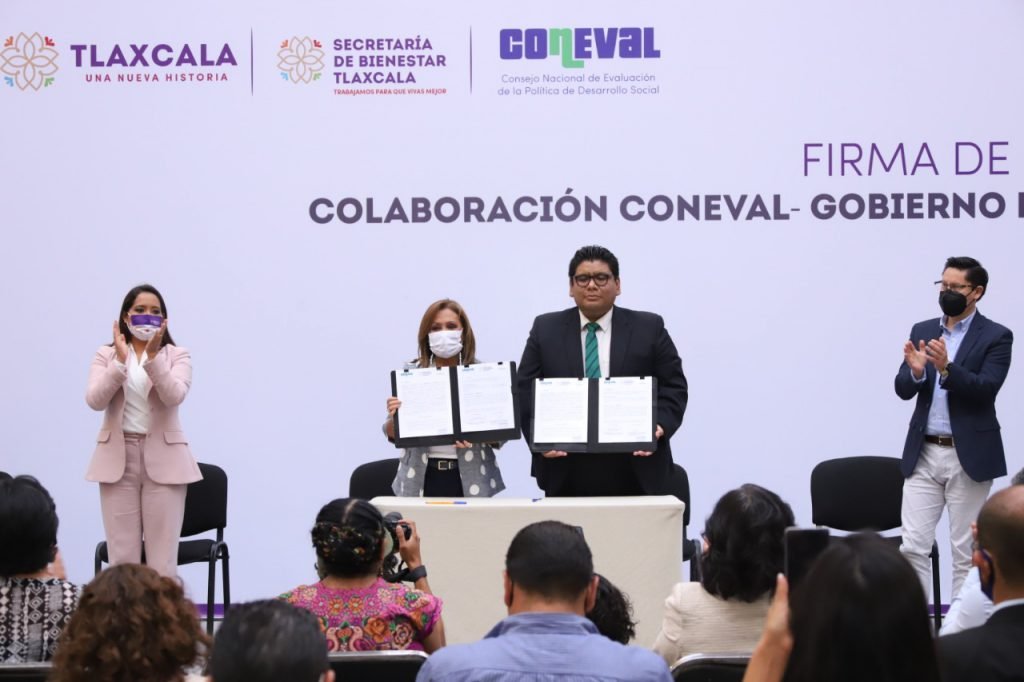 Firman convenio Gobierno del Estado y Coneval