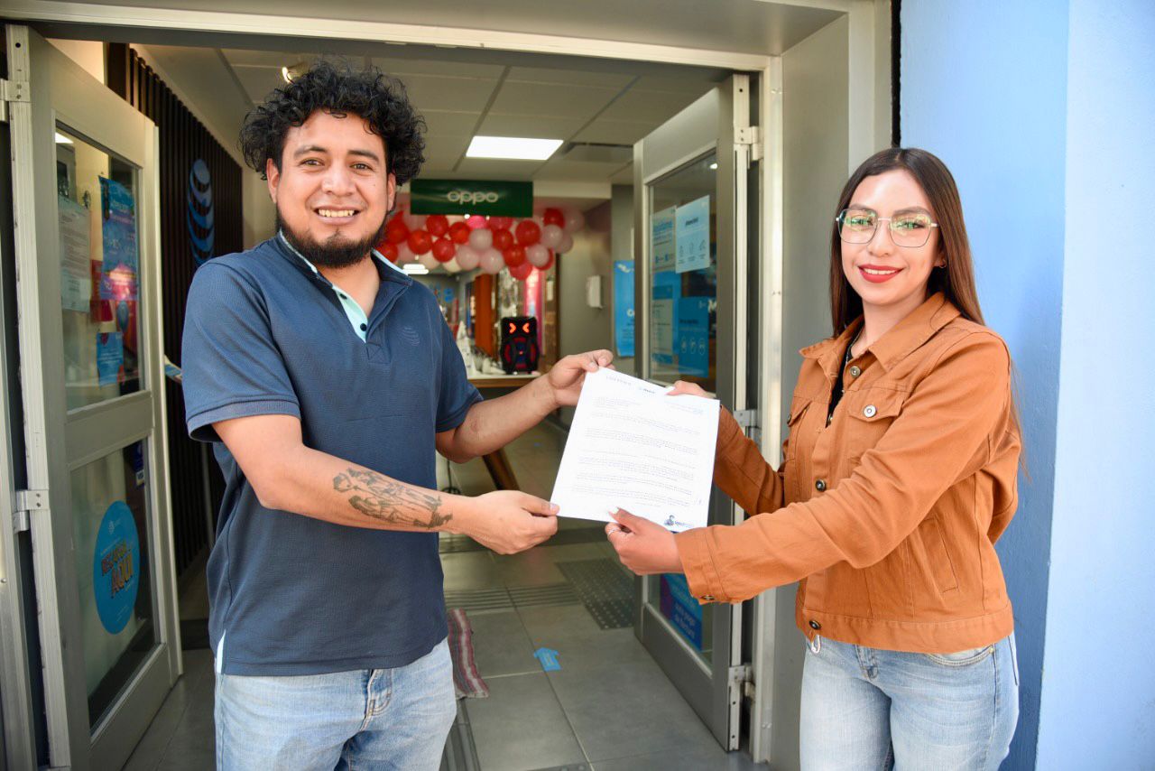 Comercios de Tlaxcala capital reciben dictámenes para la regularización de anuncios publicitarios