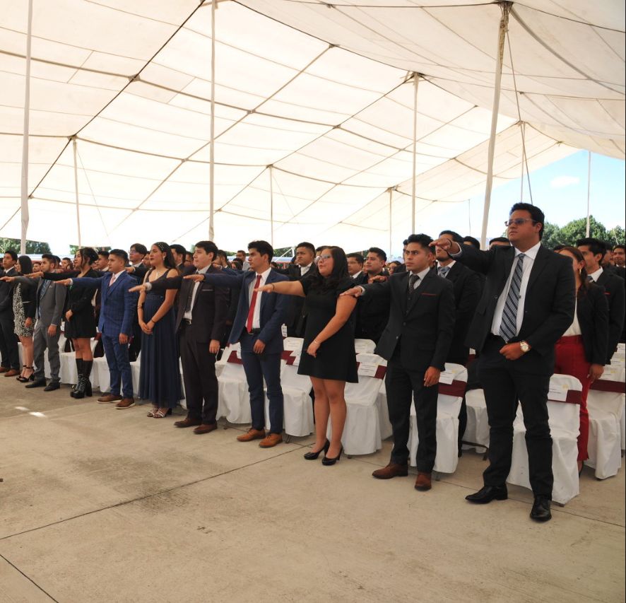 Celebra la UPTx ceremonia de graduación de seis ingenierías