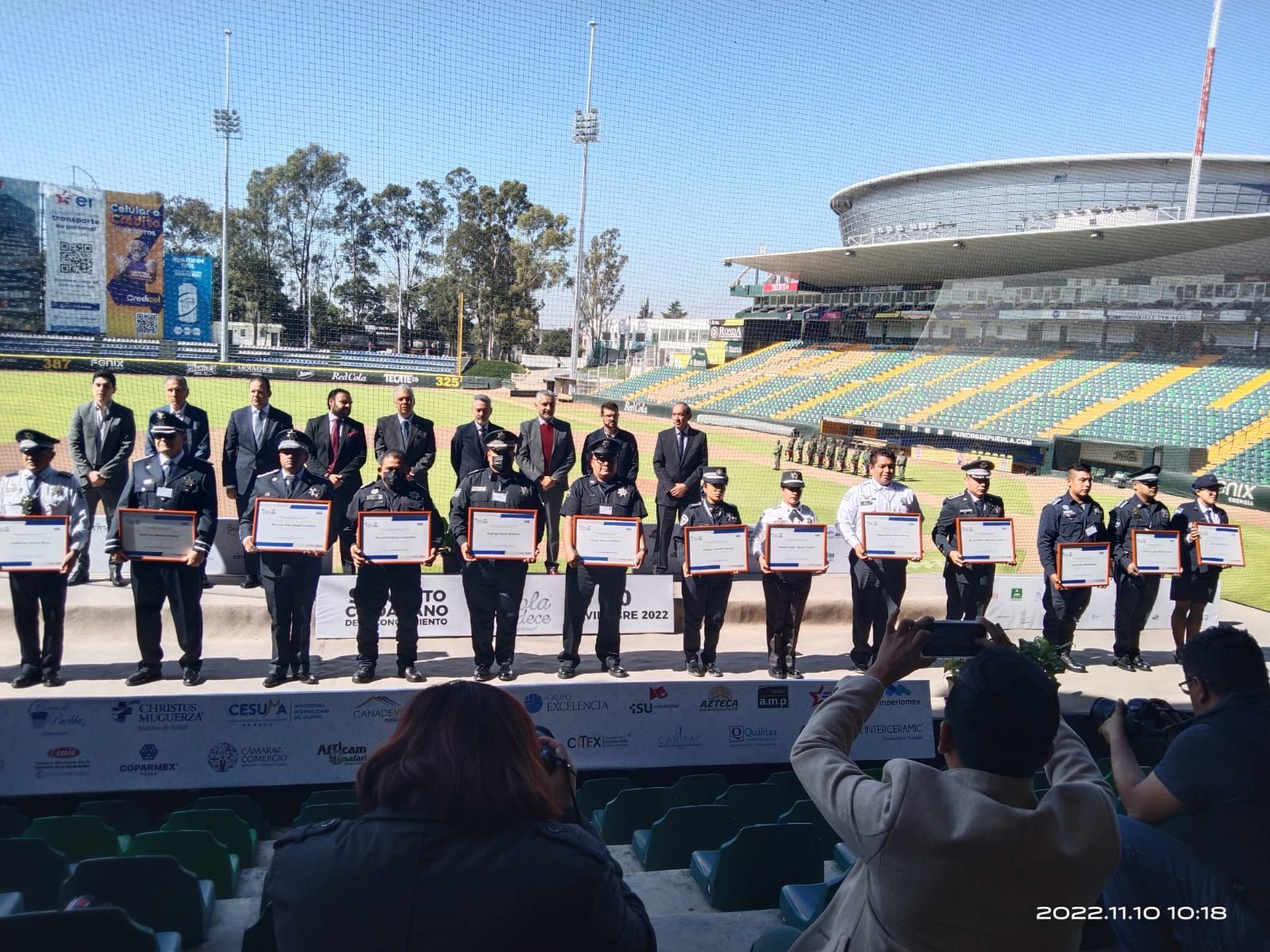 CCE entrega reconocimiento por honor y valor a elementos de Seguridad Pública de Atlixco.