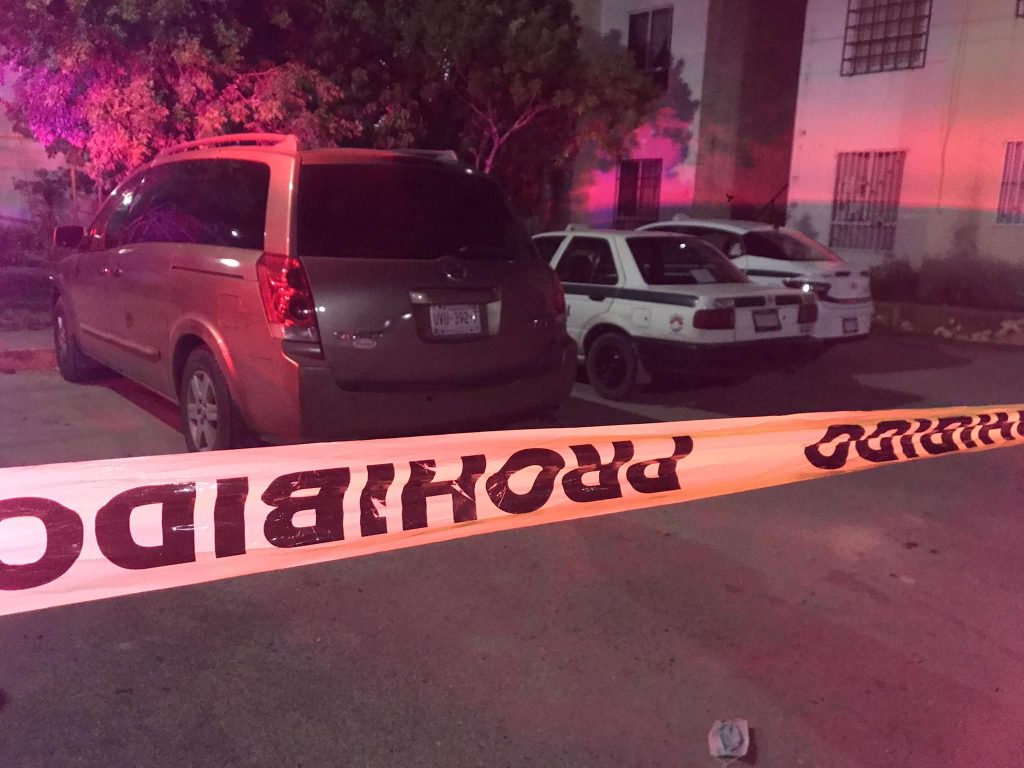 Motosicarios balean a un bebé de 5 meses y a su papá en Cancún