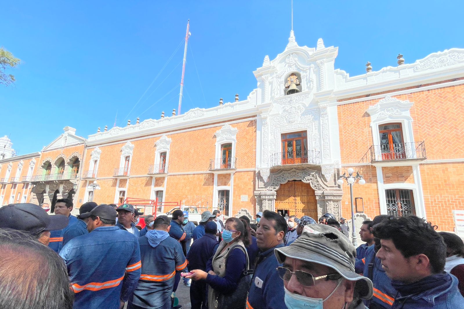 Brigadistas acusan a SMA de falta de pagos, dependencia responsabiliza al gobierno federal