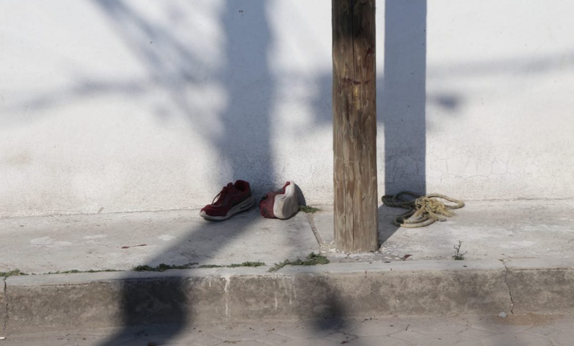 Dan escarmiento a ladrón en Xicohtzinco; policías lo rescatan