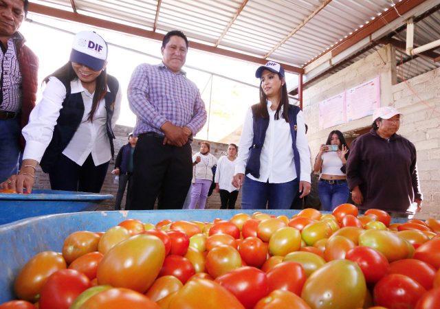 Firman convenio de colaboración SEDIF y granja Ebenezer para la inclusión laboral