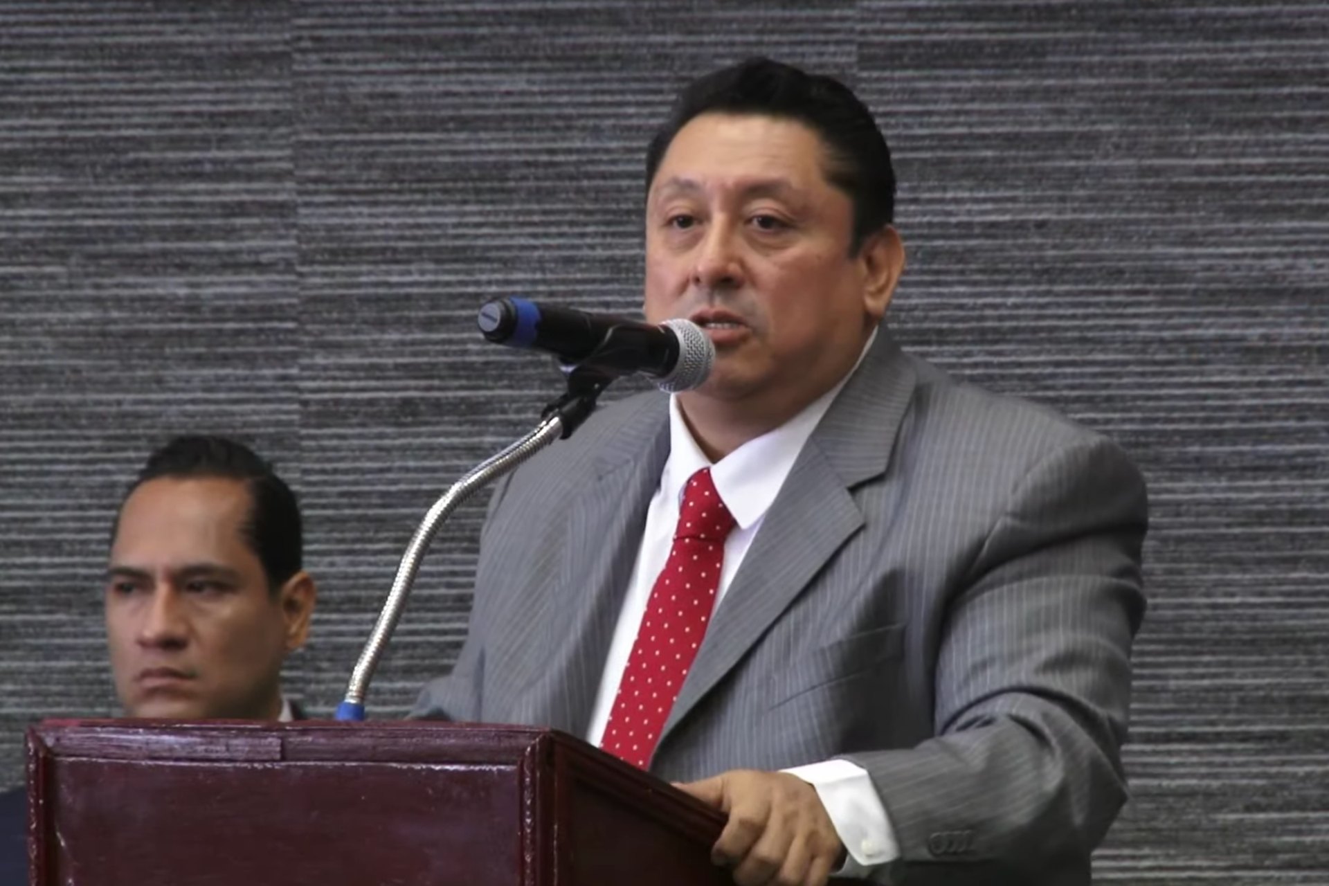 Comparece Uriel Carmona, fiscal de Morelos, ante Congreso local por caso Ariadna Fernanda
