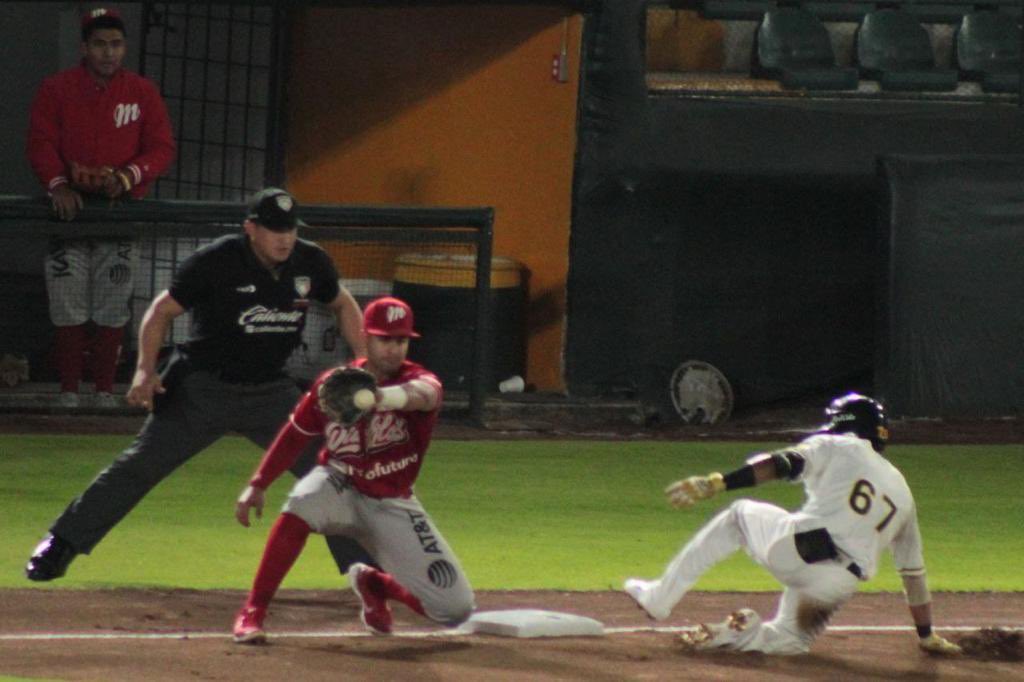 Pericos dejó tendido a Diablos-Guerreros en extrainnings 