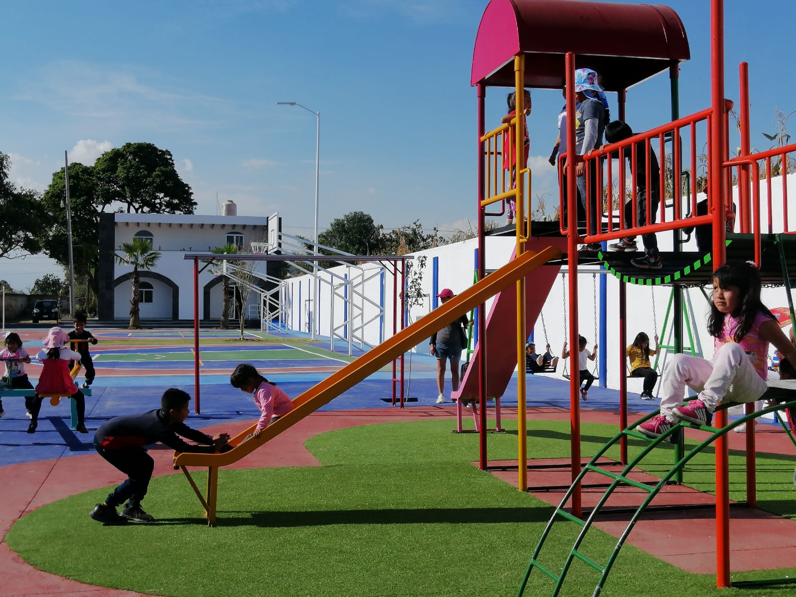 Inauguran Inspectoría, deportivo y Centro de Salud en Cuautlancingo con inversión de 5 millones de pesos