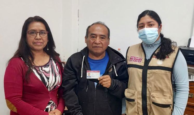 Contla lleva a cabo entrega de tarjetas del INAPAM