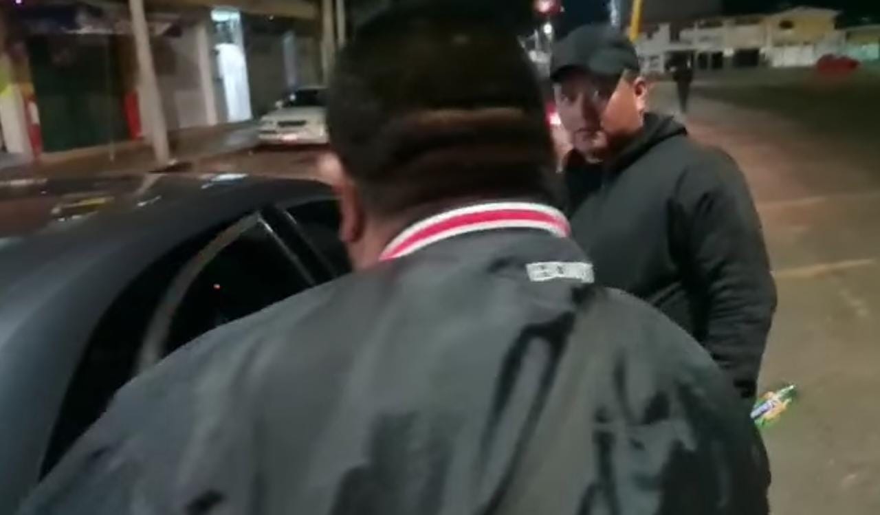 Policías municipales de Apizaco portan armas de fuego sin licencia, alcalde lo permite