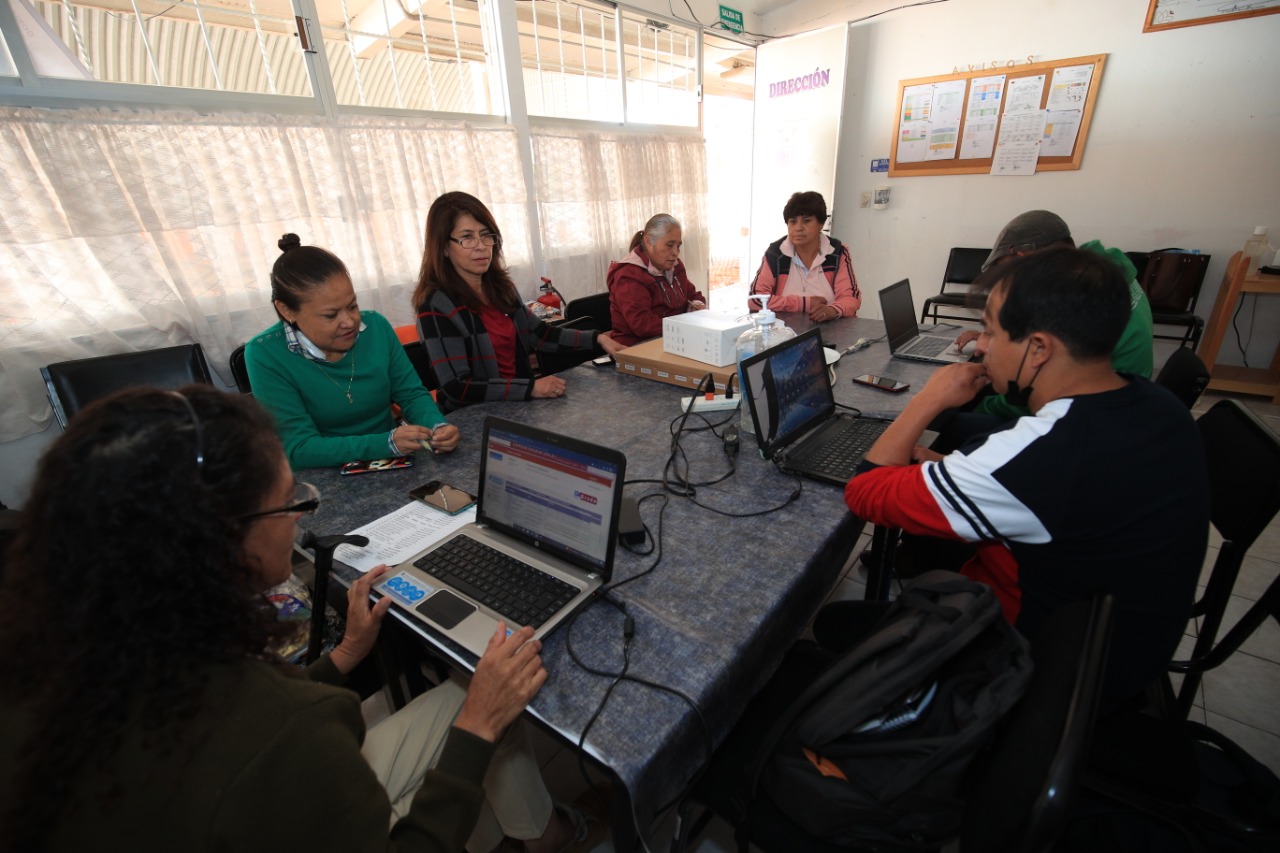 Realizaron docentes de educación básica descarga administrativa