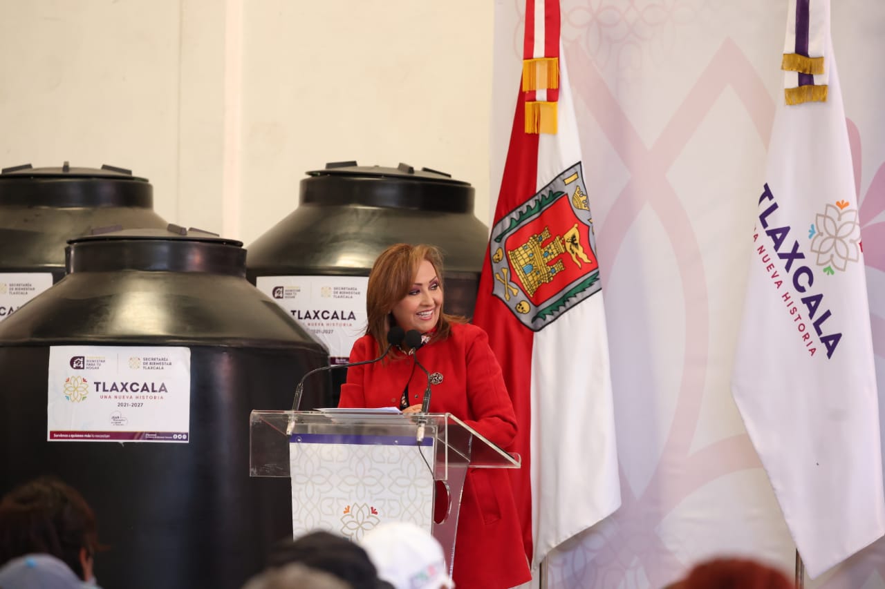 Benefició gobernadora a familias de Tetlatlahuca con apoyos del programa bienestar para tu hogar