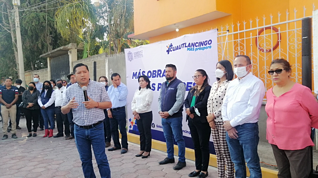 Con inversión de 3.5 mdp adoquinan calle de Sanctorum