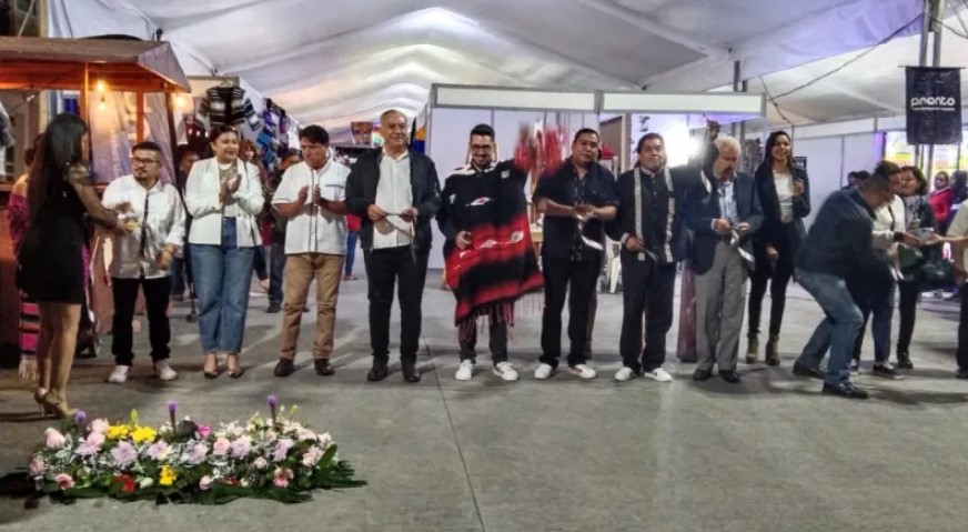 Inicia Segundo Pabellón Artesanal y Comercial “Corazón Textil 2022” en Contla