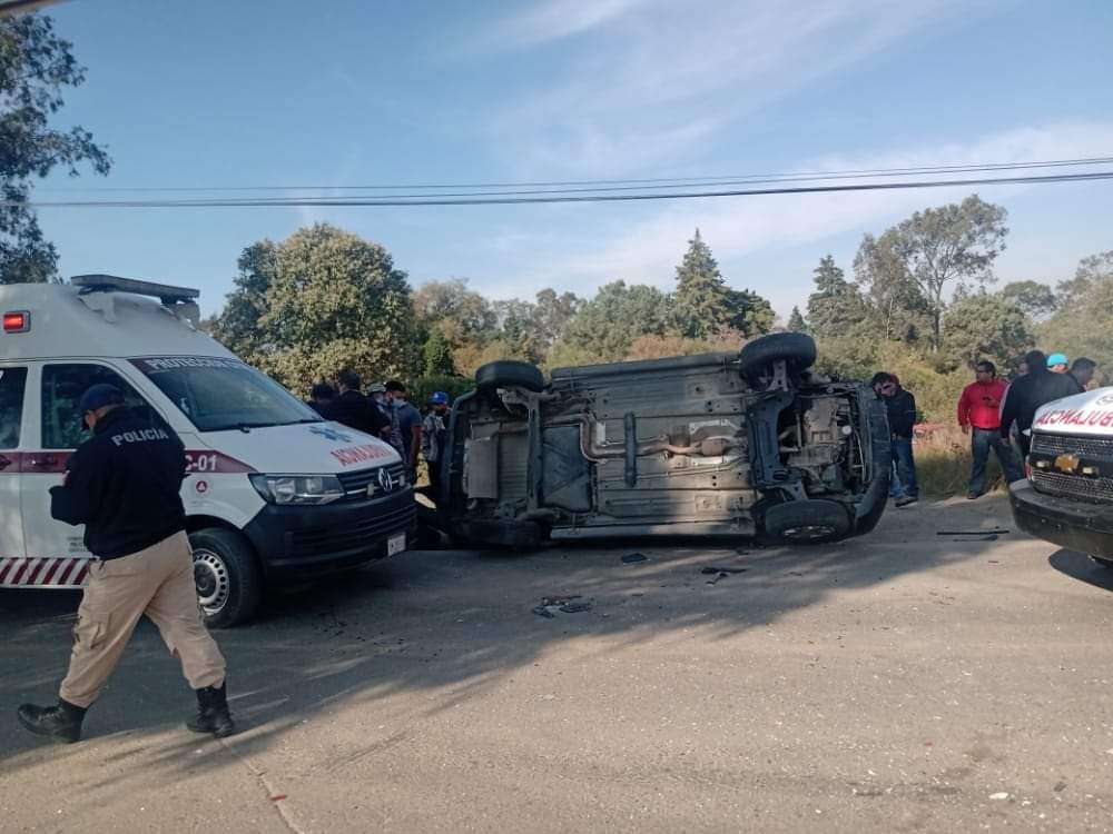 Cuatro lesionados tras choque múltiple en la carretera Tzompantepec-Apizaco