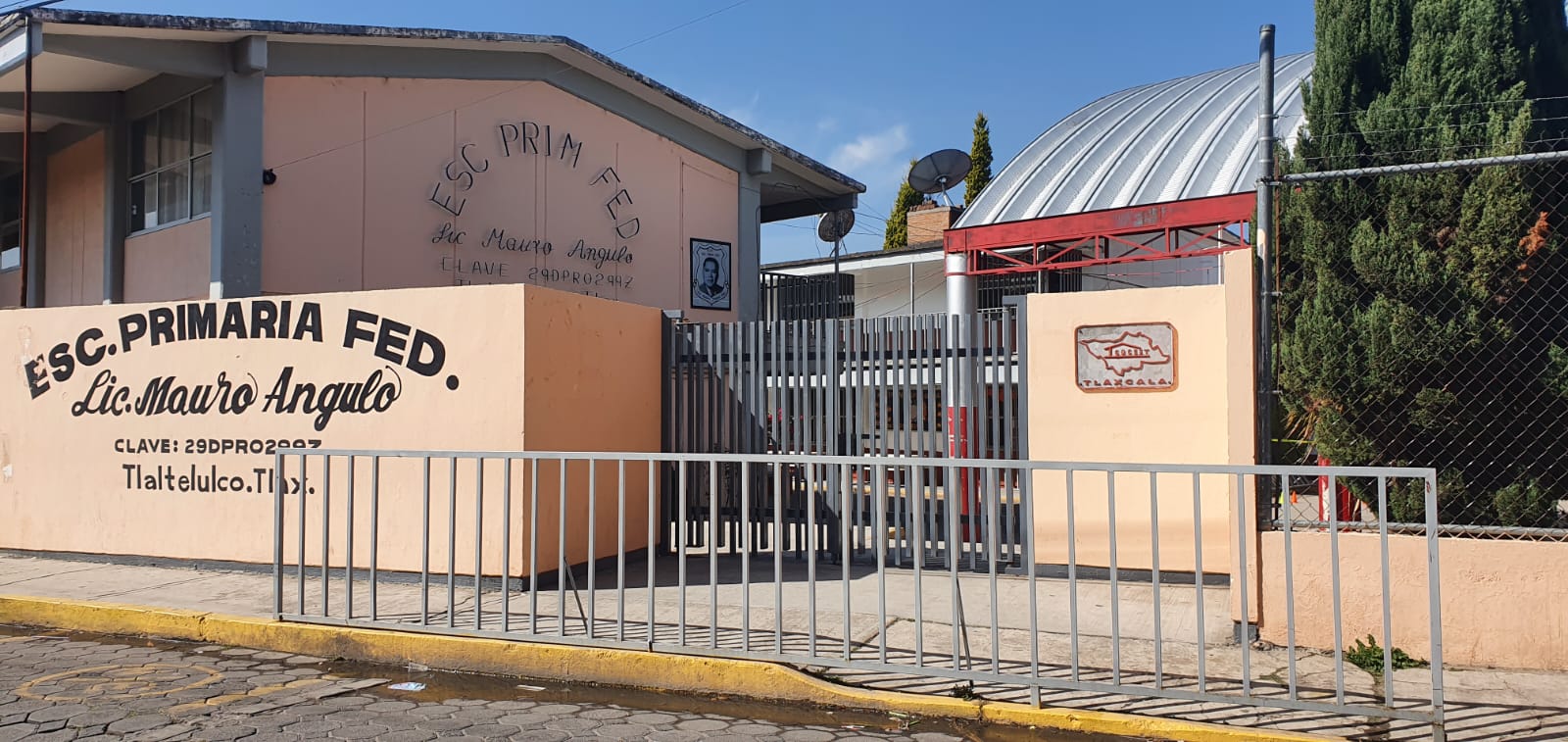 Roban 20 computadoras en primaria de Tlaltelulco