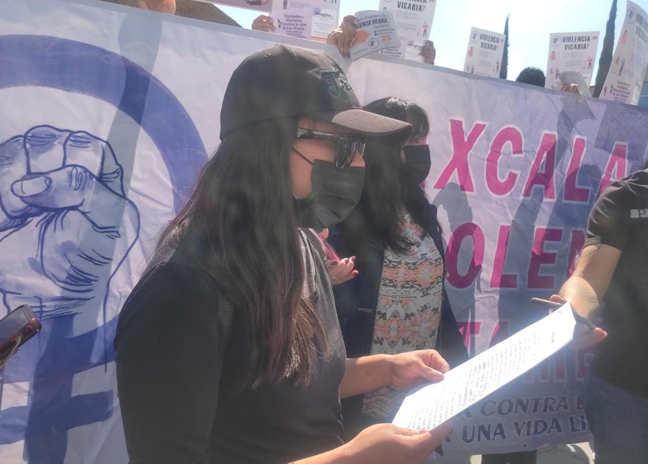 Acusan feministas a diputados por rezago en tipificación de violencia vicaria