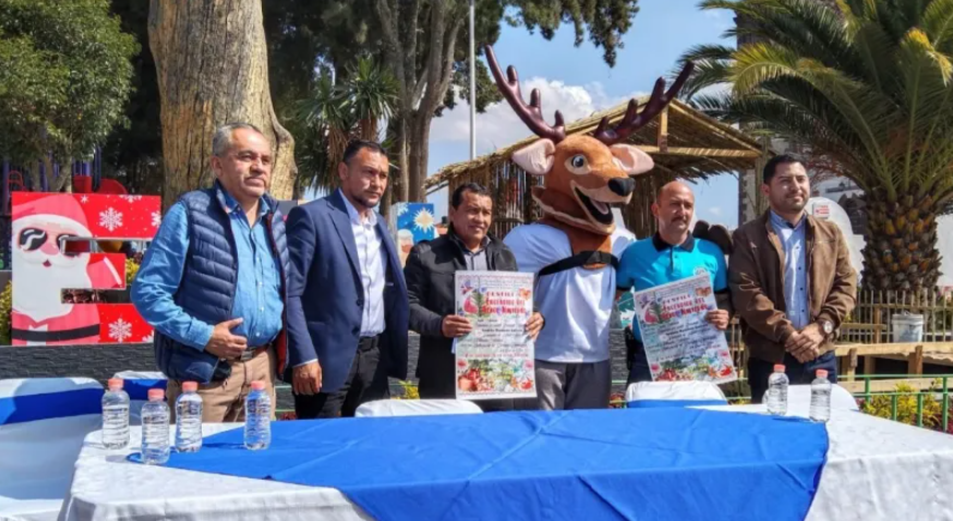 Alcalde de Tetla de la Solidaridad presenta programa de Encendido del Árbol Navideño