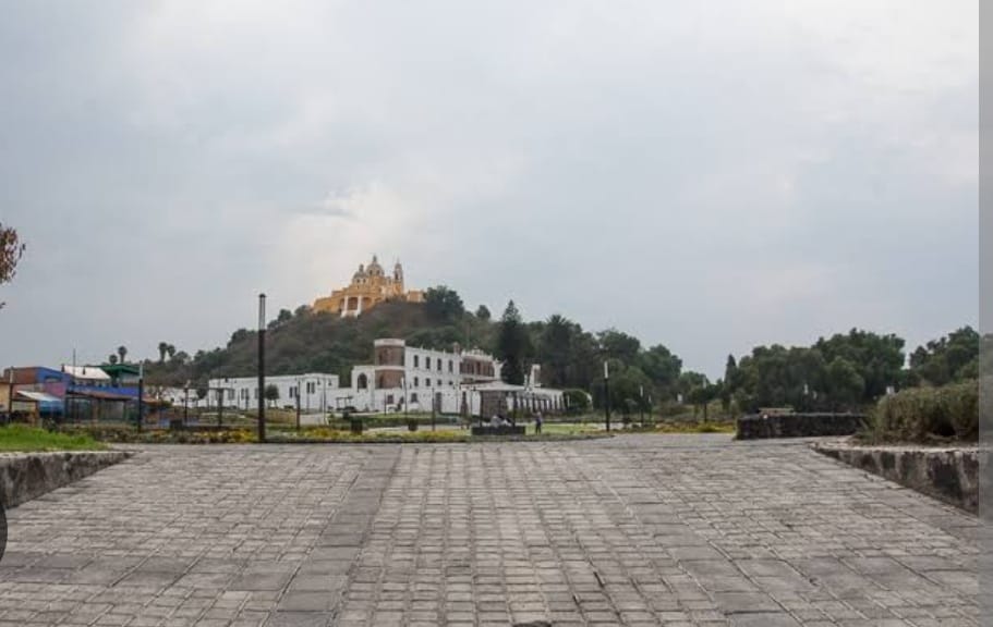 INAH descarta espacios propuestos por las cholulas para instalación de réplica de Capilla Sixtina