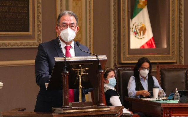 Ex titular de la SEP en Puebla es hospitalizado por pre infarto
