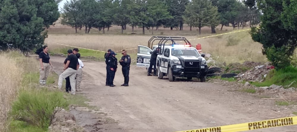 Entre el fango de un jagüey encuentran cuerpo de un hombre, en Yauhquemehcan