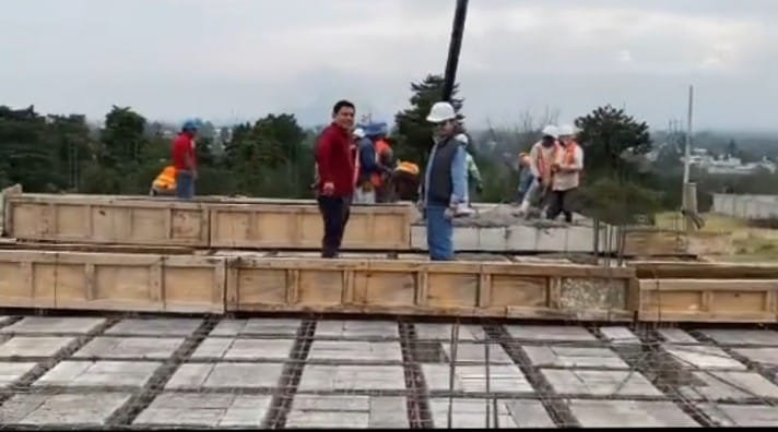 Alcalde de Santa Cruz Tlaxcala supervisa construcción de edificio de seguridad pública