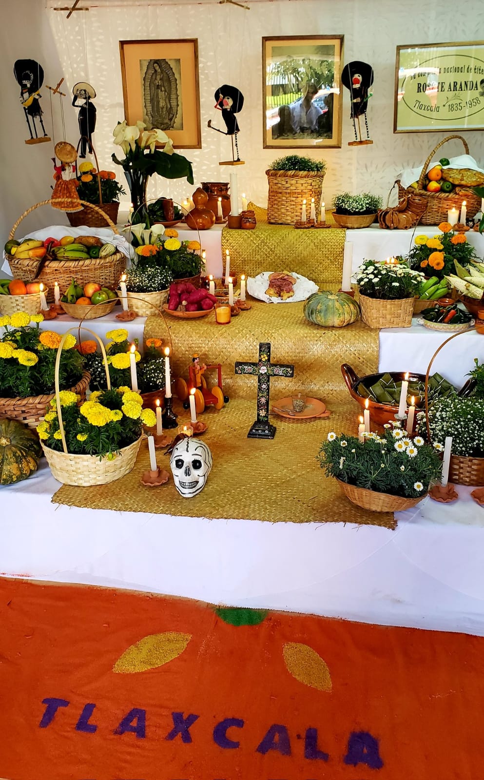 Dedica costa rica ofrenda a Los Titeres De Tlaxcala