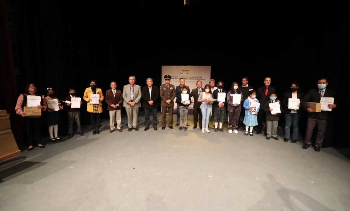 Celebra Sepe demostración estatal de la interpretación del Himno Nacional