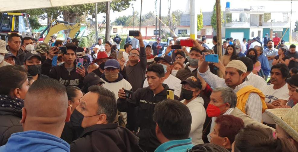 Vecinos de Yauhquemehcan muestran inconformidad con arranque de obra de Banco de Bienestar 