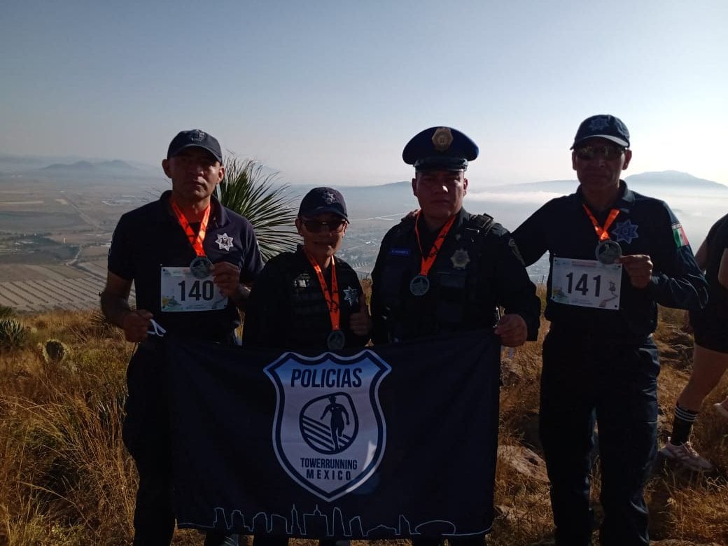 Se imponen policías tlaxcaltecas en carrera Towerrunning en Puebla