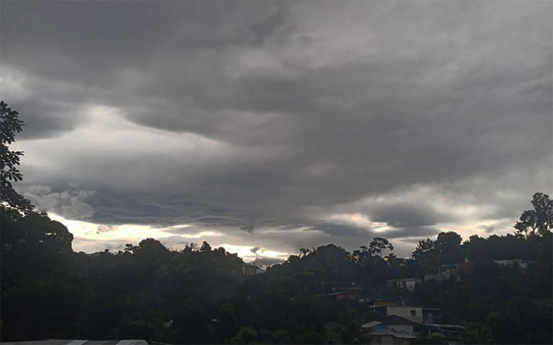 Huracán ‘Julia’ se debilita a depresión tropical, se prevé entre a Chiapas este lunes