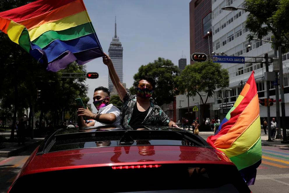 Adiós a las terapias de reconversión en México; Senado aprueba la prohibición de estas prácticas