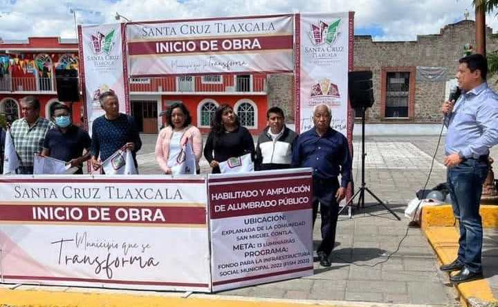 Ayuntamiento de Santa Cruz Tlaxcala inicia colocación se luminarias en San Miguel Contla