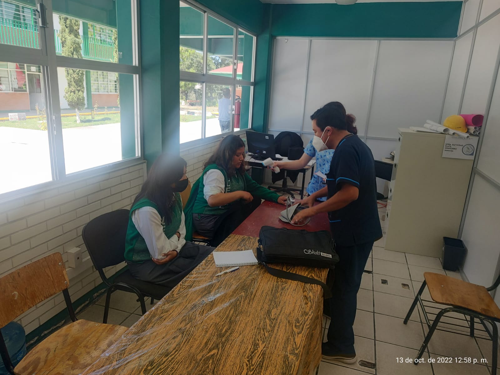 Estudiantes ingieren "café" y resultan intoxicados, en San Tadeo Huiloapan