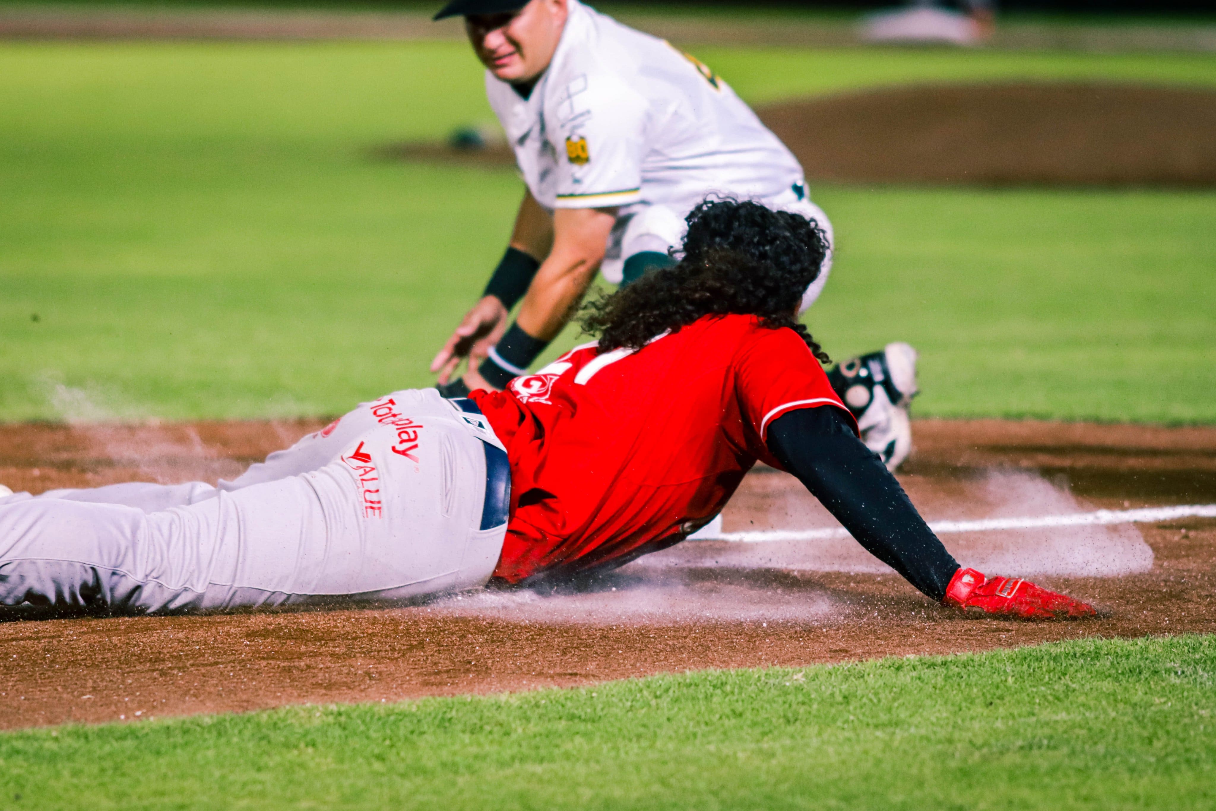 Pericos debutó en casa con triunfo en la Liga Invernal Mexicana 