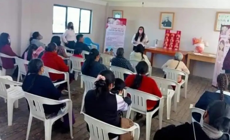 Santa Cruz Tlaxcala busca crear conciencia en la prevención del cáncer de mama