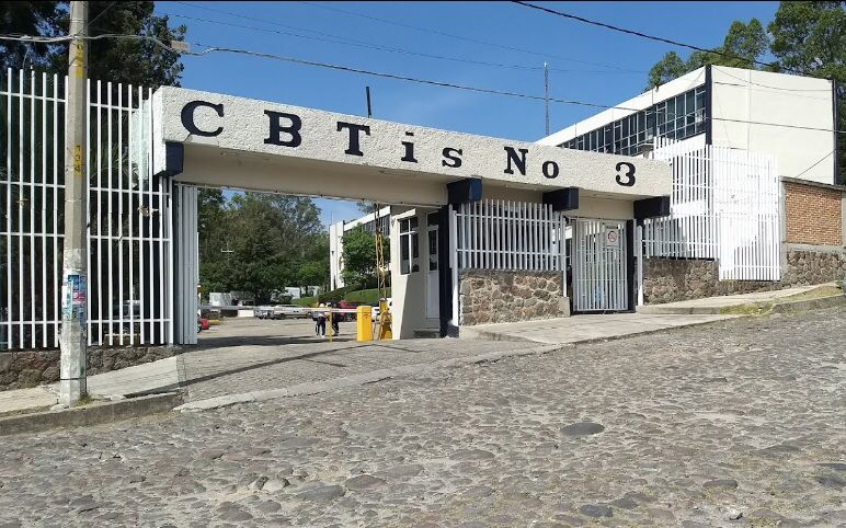 Paterfamilias de CBTIS 03 piden se llenen espacios laborales de docencia