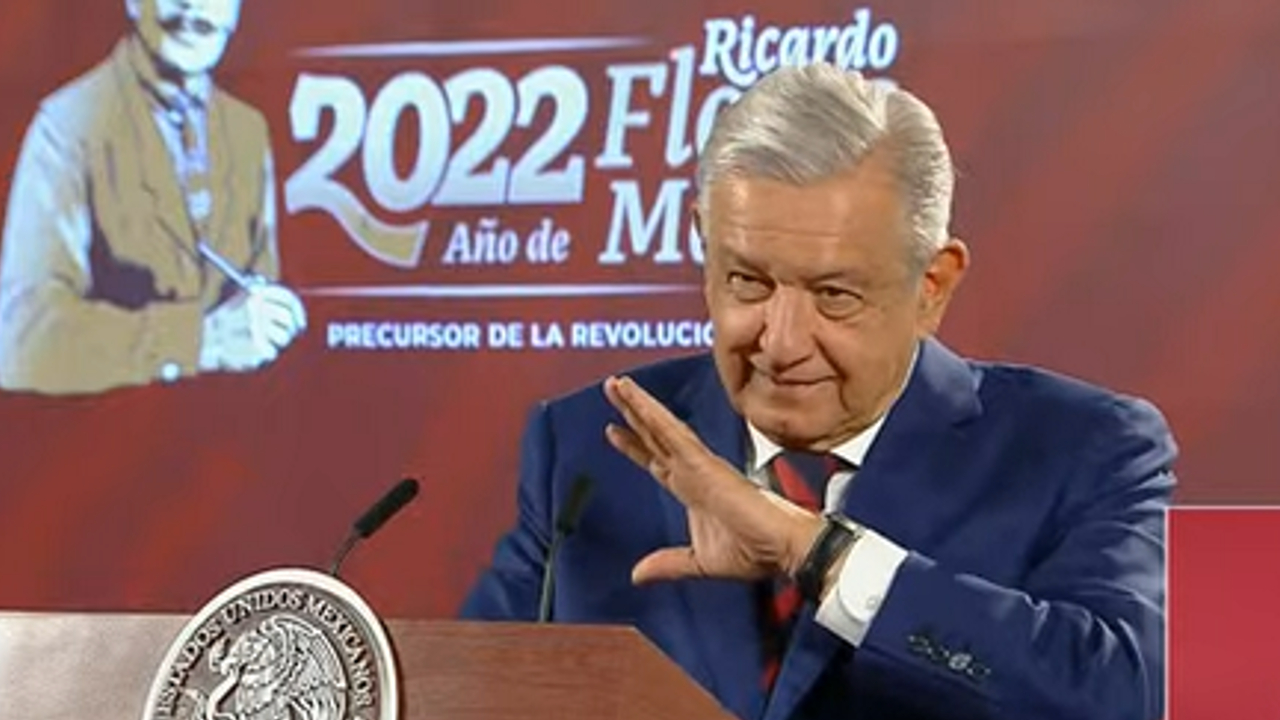 AMLO asegura una inversión de 22 mmdp en mantenimiento de carreteras libres y autopistas