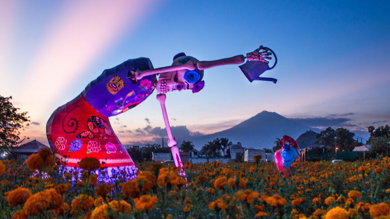 Atlixco recibe miles de visitantes que disfrutaron del primer fin de semana de Valle de Catrinas